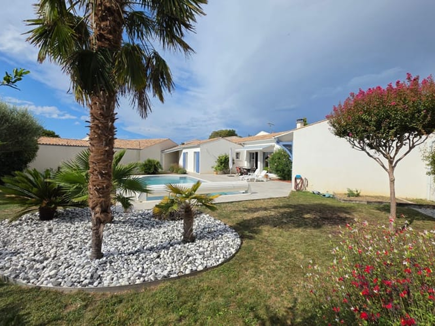 Maison à vendre - 4 pièces - 165m2 - Périgny (17180)