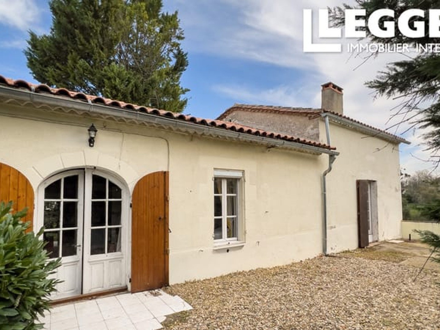 Charmante maison en pierre de village avec vue sur le château, 3 chambres et toiture récente