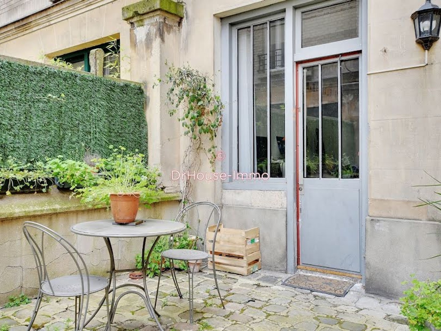 Local 2 pièces 48 m²