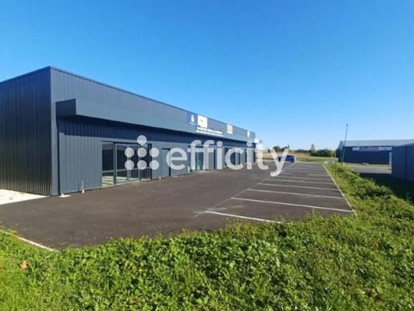 Parking/Garage/Box 135 m²