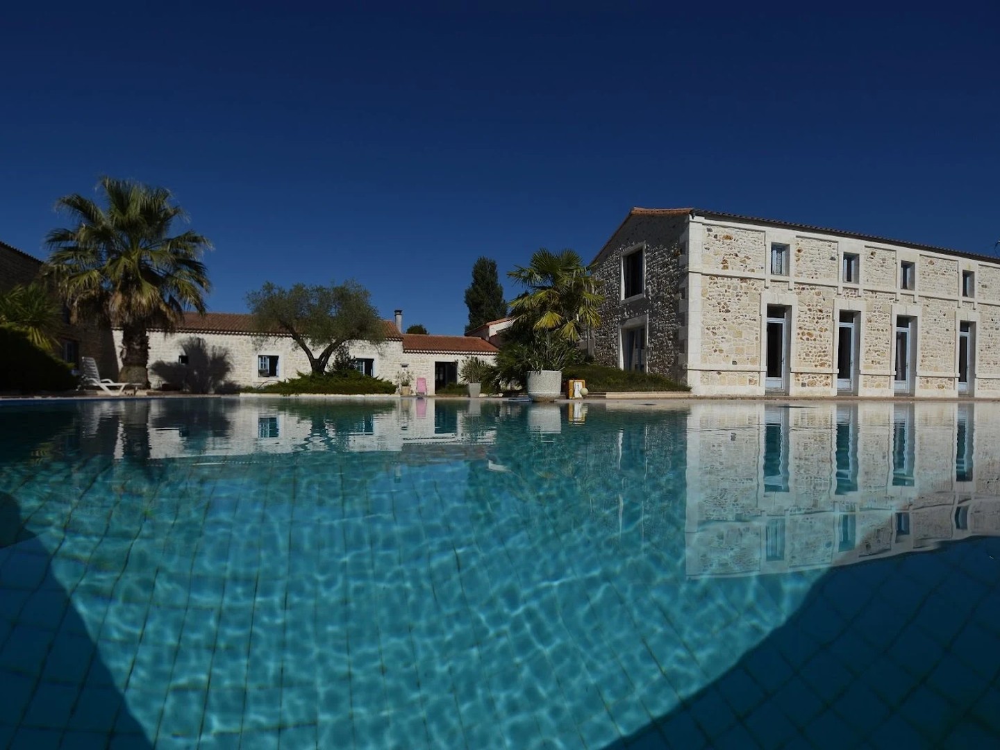 Maison 11 pièces 480 m²
