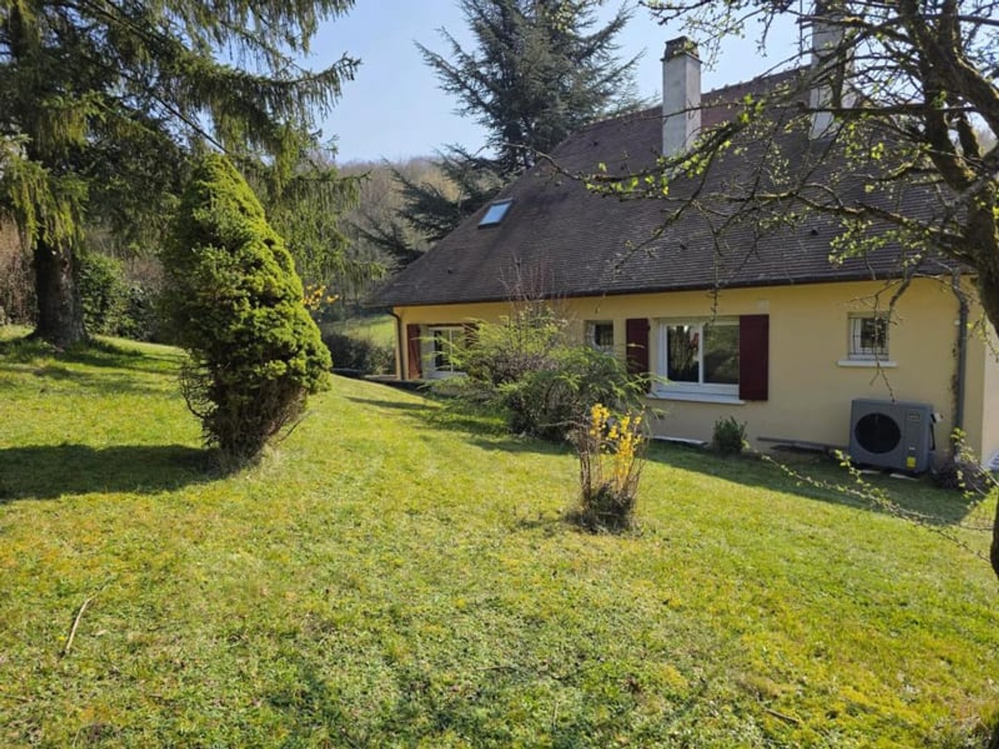 A Radepont, Maison familliale et lumineuse avec 5 chambres dans un environnement calme