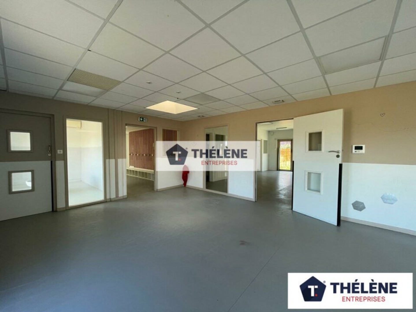 Bureaux 438 m²