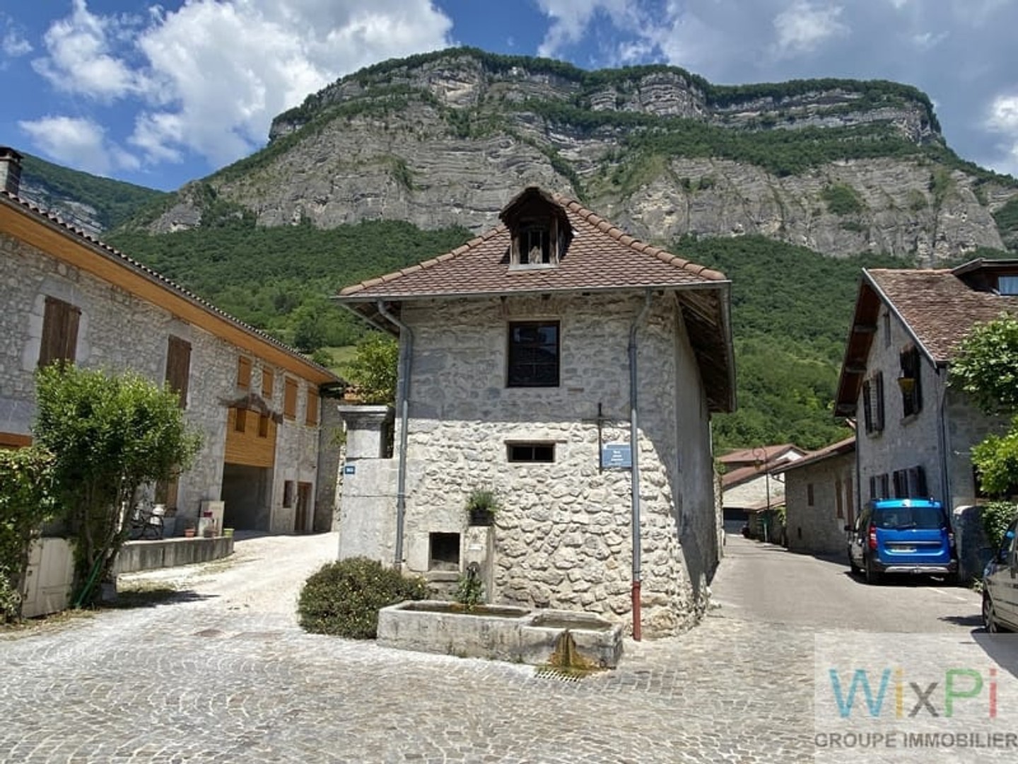 Maison à vendre - 2 pièces - 180m2 - Crolles (38920)