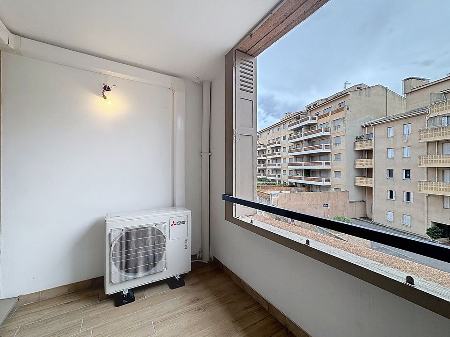 Appartement à vendre - 3 pièces - 73m2 - Aix-En-Provence (13100)