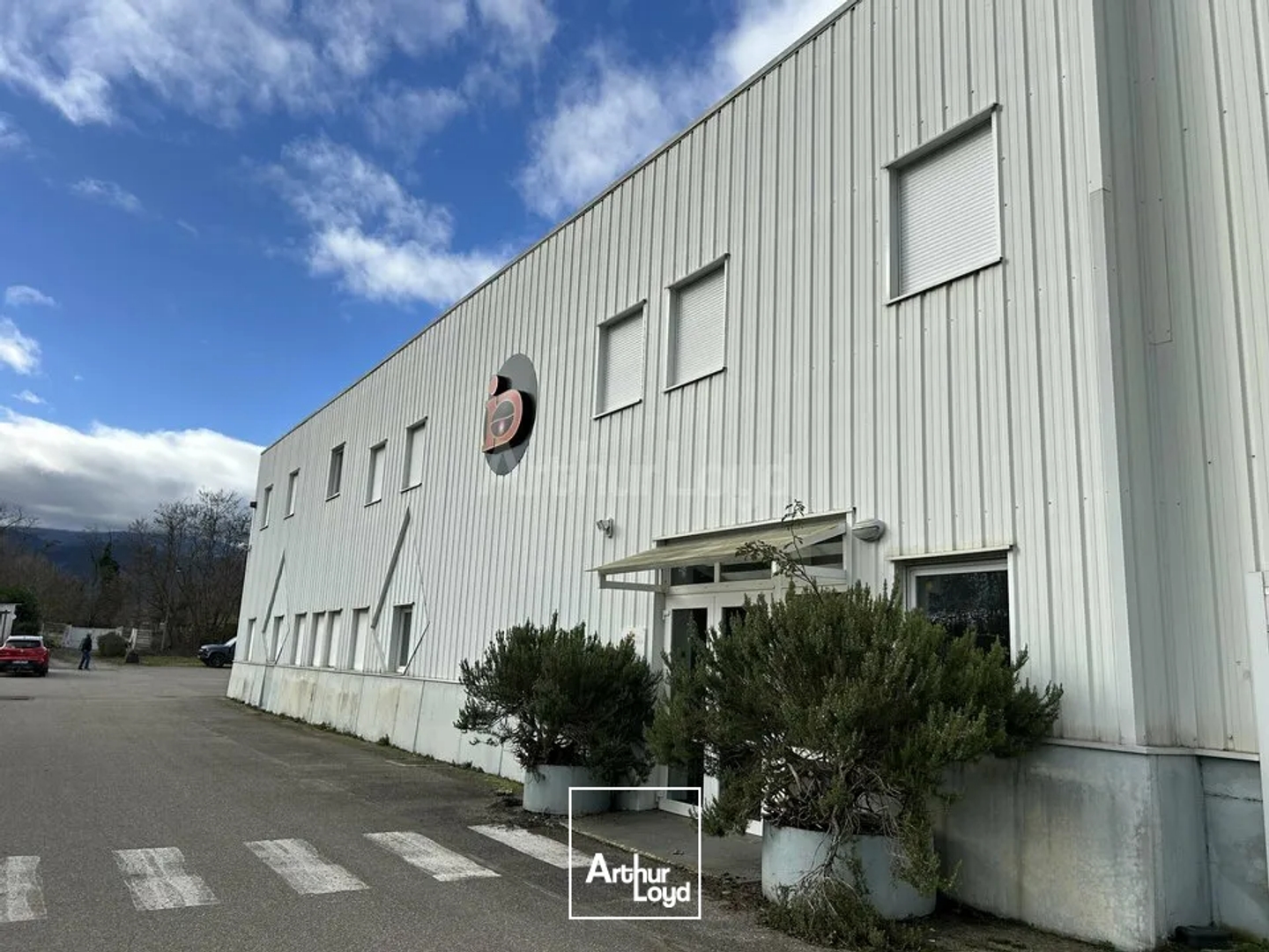 LOCAL D'ACTIVITE - ENTREPOT à VENDRE de 2370 m²