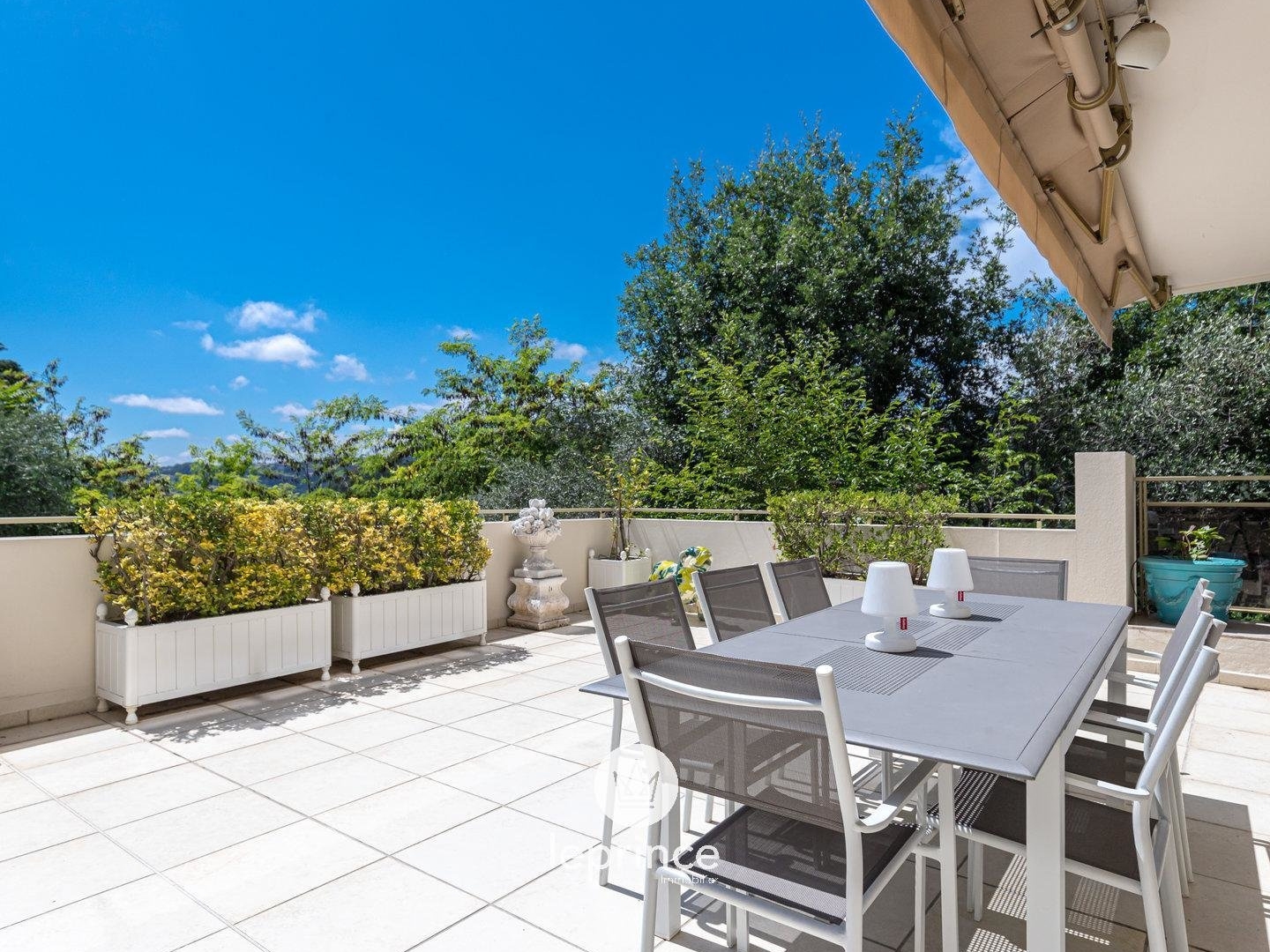 MOIRANS T3 DE 66M2 DONNANT SUR TERRASSE DE 17M2