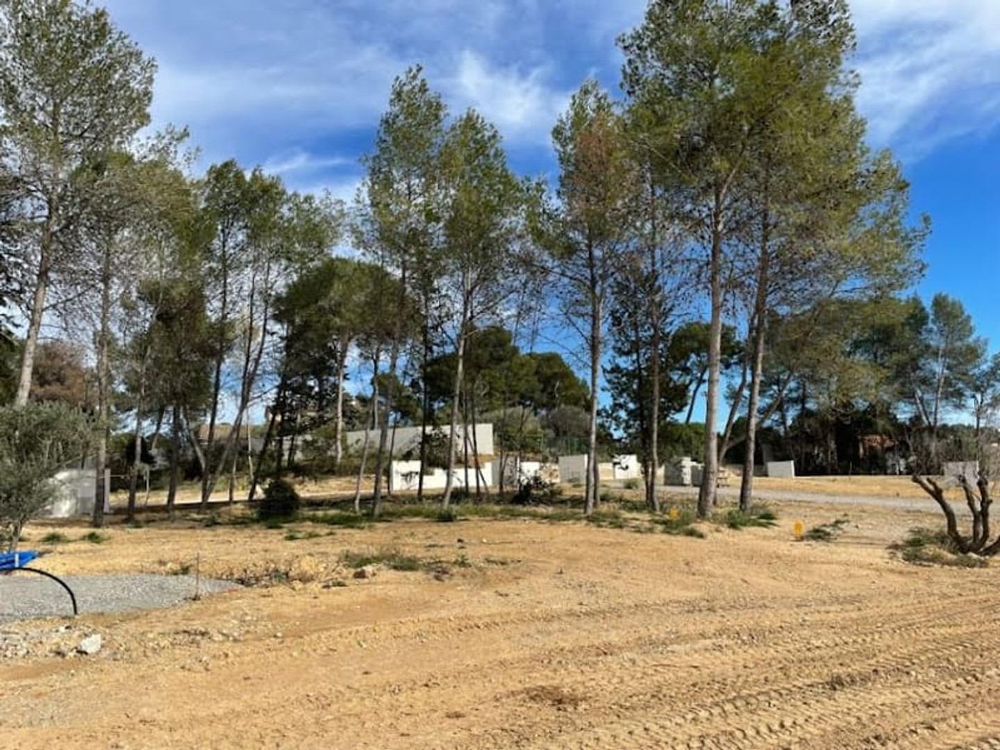 Terrain 300 m²