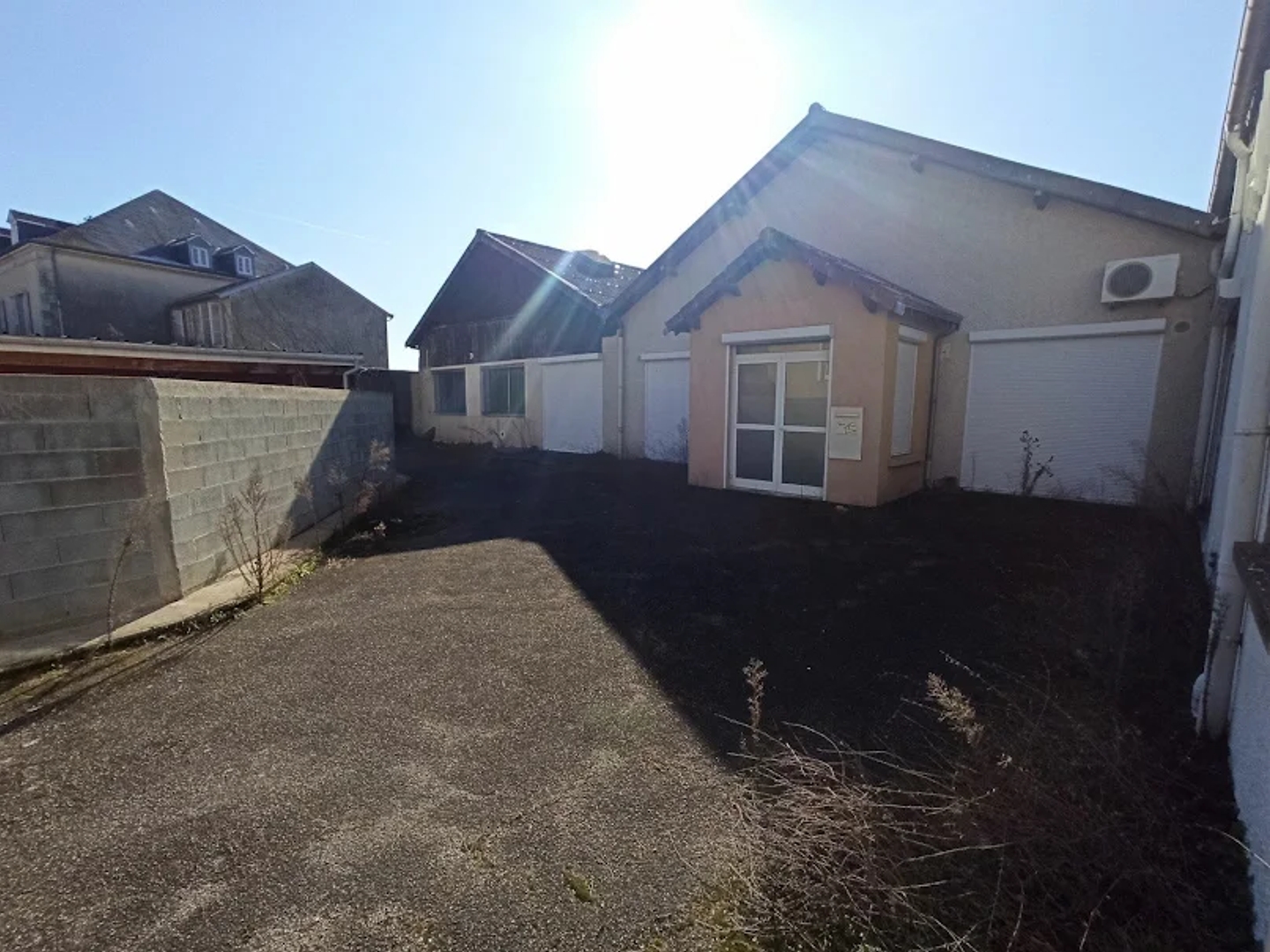 Immeuble à vendre - 637m2 - Saint-Junien (87200)