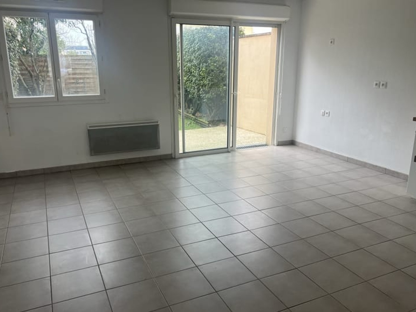 VILLENAVE D'ORNON- MAISON CONTEMPORAINE -2 CHAMBRES -BUREAU-JARDIN