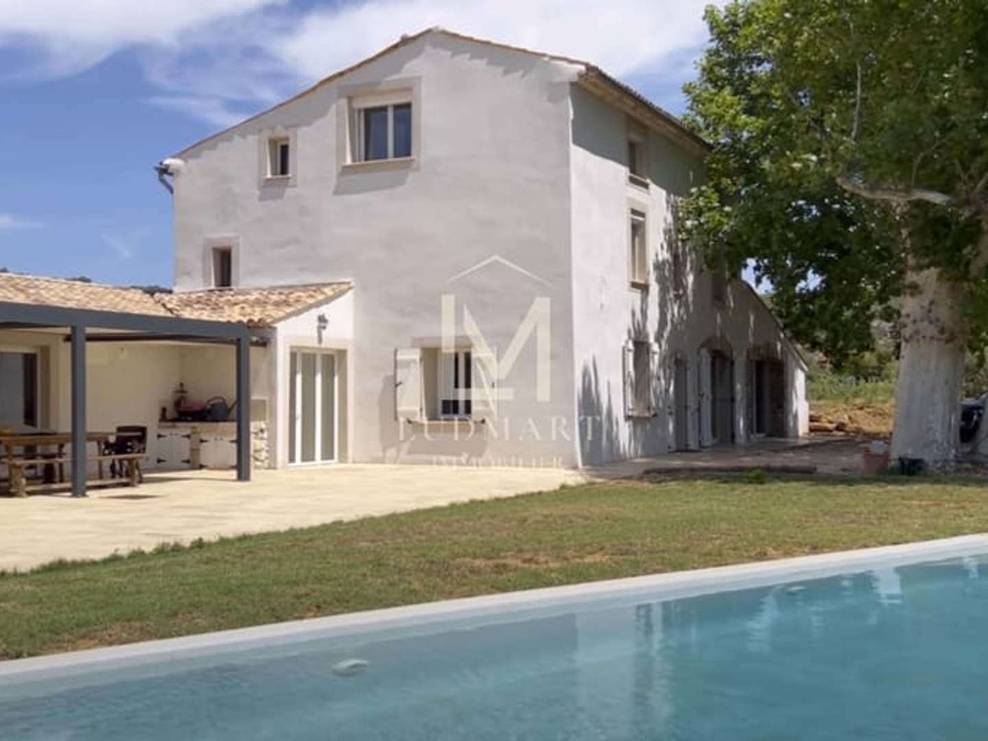 Domaine viticole avec bastide en pierre à Cotignac AOP Côtes de Provence (Bio)