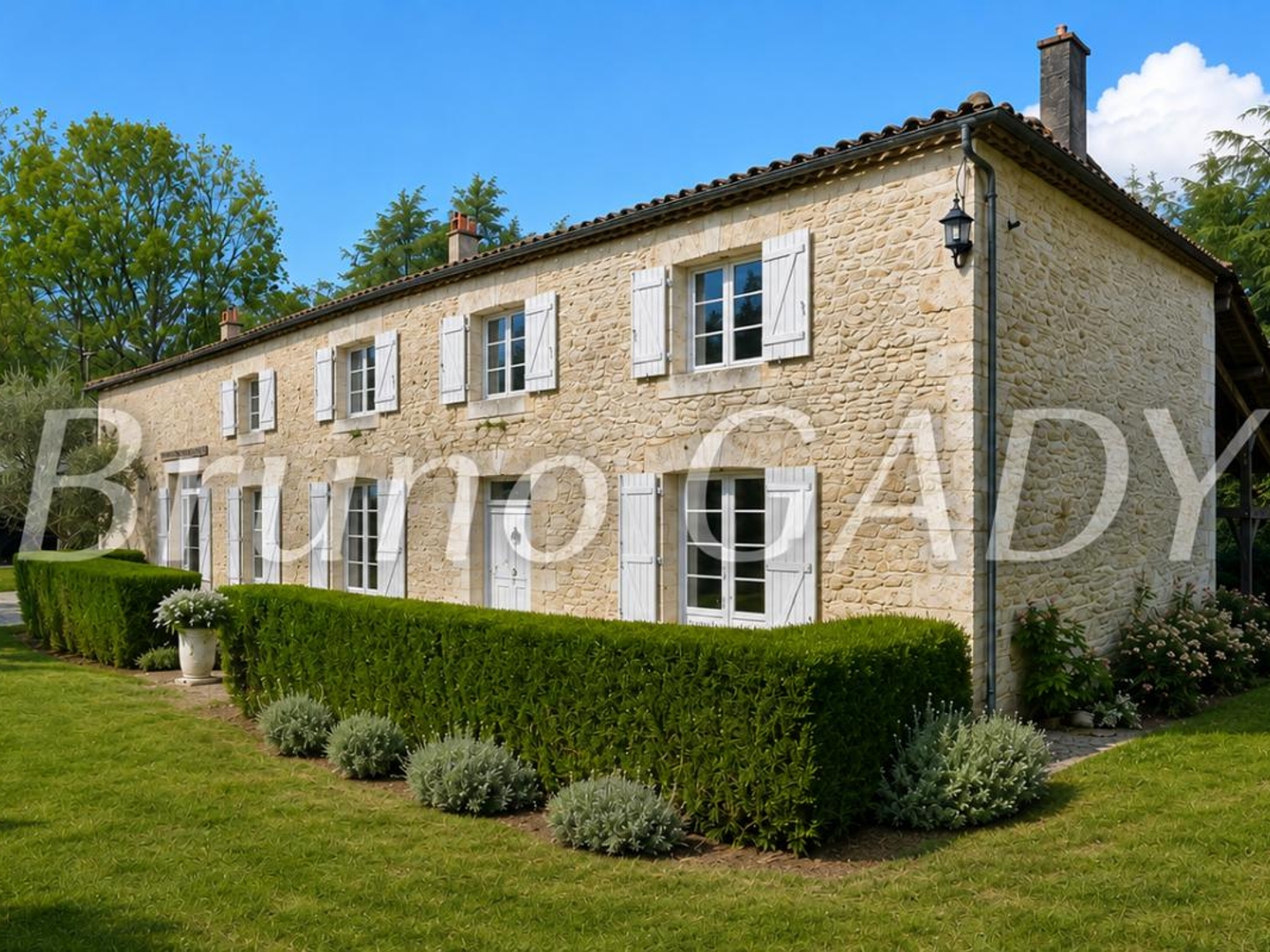 Immeuble à vendre - 10 pièces - 761m2 - Thénac (24240)