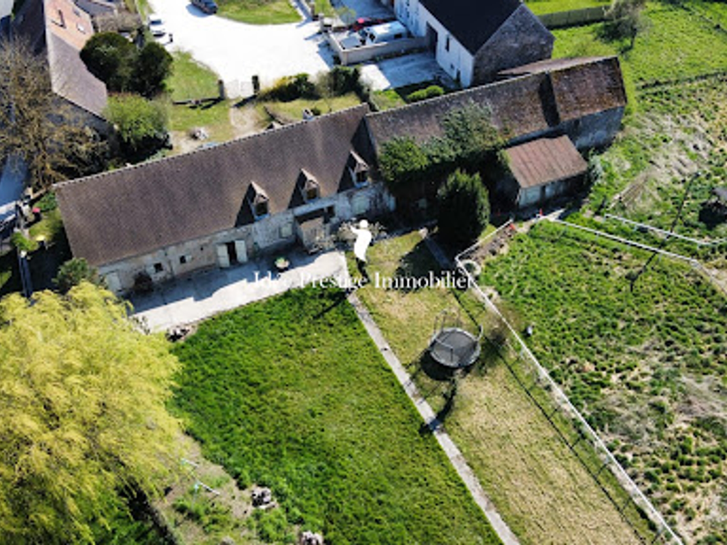 Maison à vendre - 8 pièces - 241m2 - Mormant (77720)
