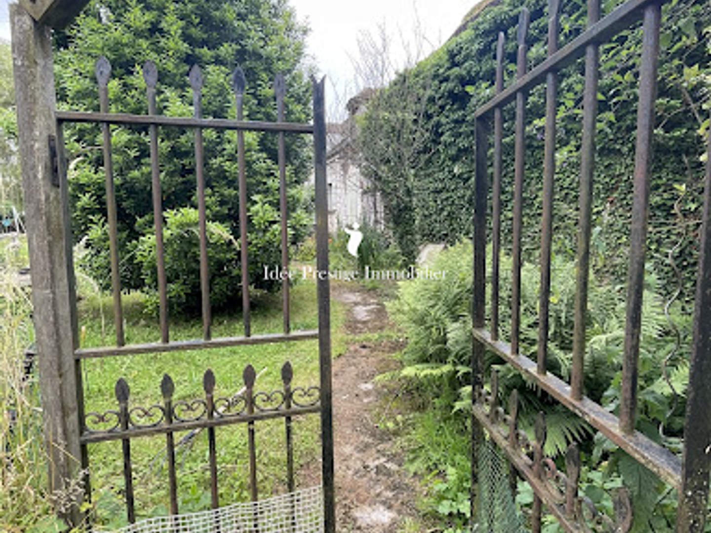 Maison à vendre - 8 pièces - 241m2 - Mormant (77720)