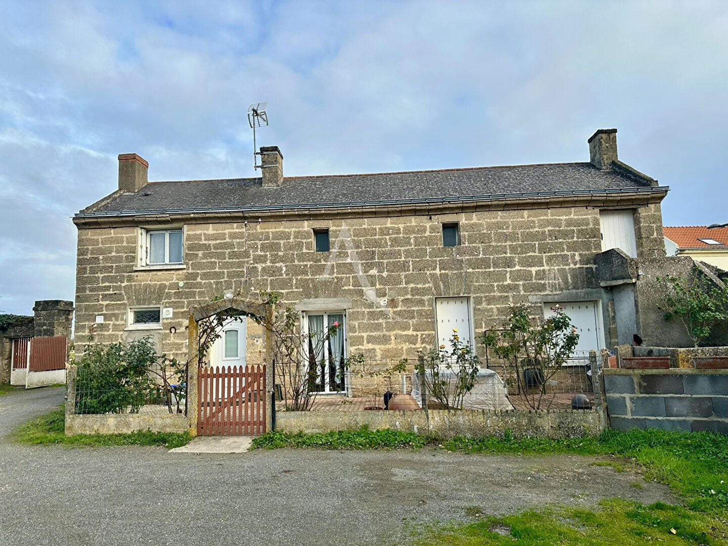 Immeuble à vendre - 7 pièces - 153m2 - Doué-En-Anjou (49700)