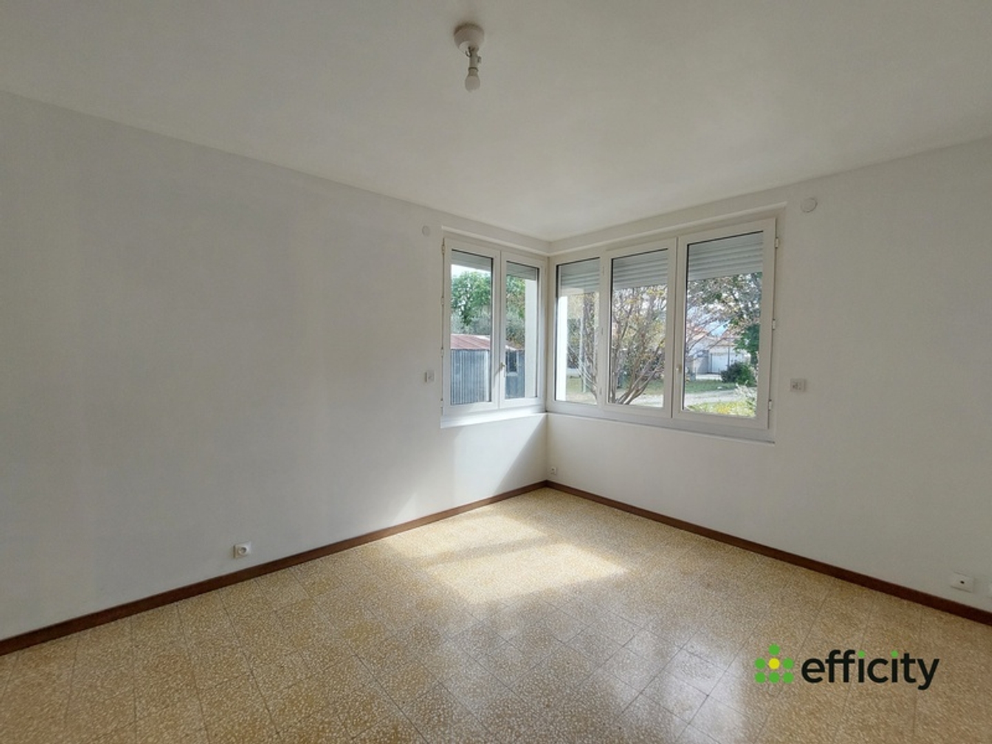 Maison à vendre - 4 pièces - 75m2 - Château-Arnoux-Sa... (04160)