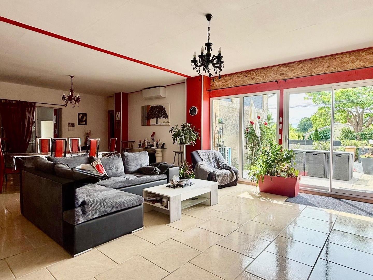 Maison à vendre - 9 pièces - 315m2 - Saint-Christoly-D... (33920)