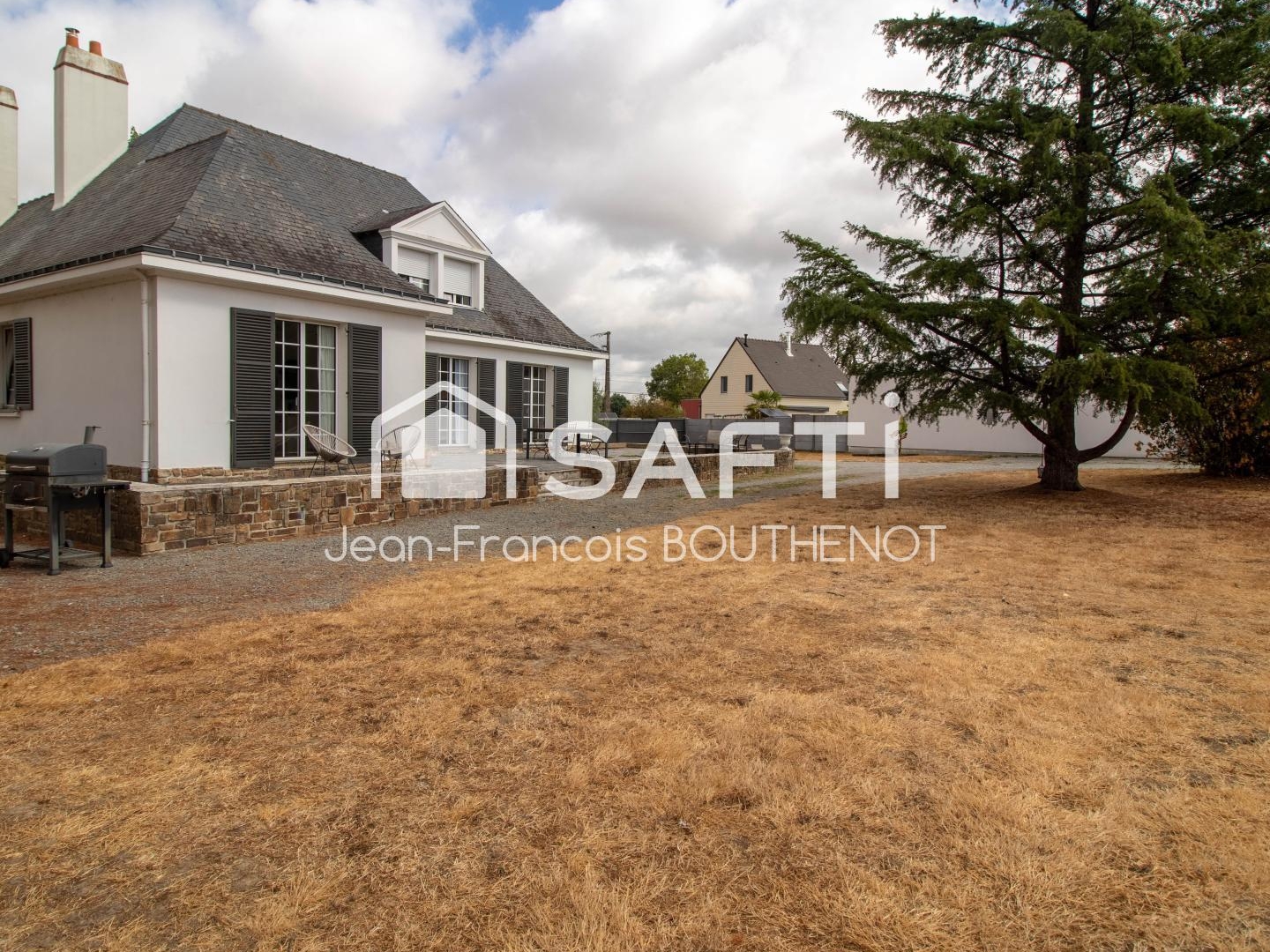 Maison rénovée de 155 m² - 4 chambres - Terrain de 1 600 m²
