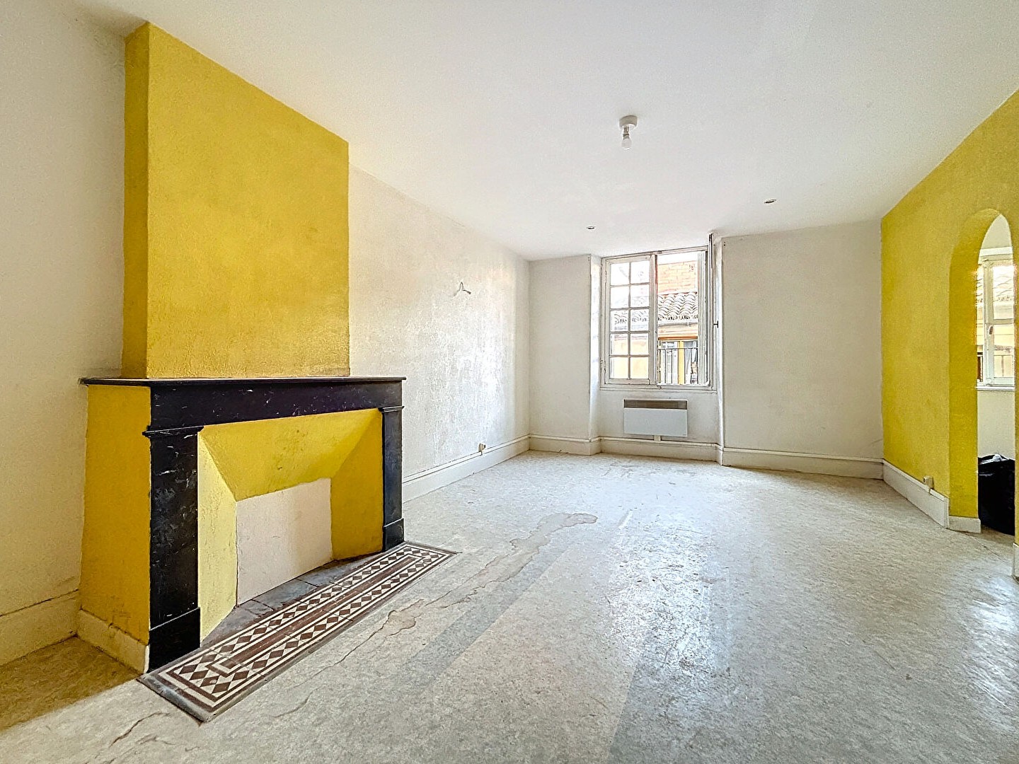 Appartement 3 pieces 77 m2 a renover Montauban hyper centre