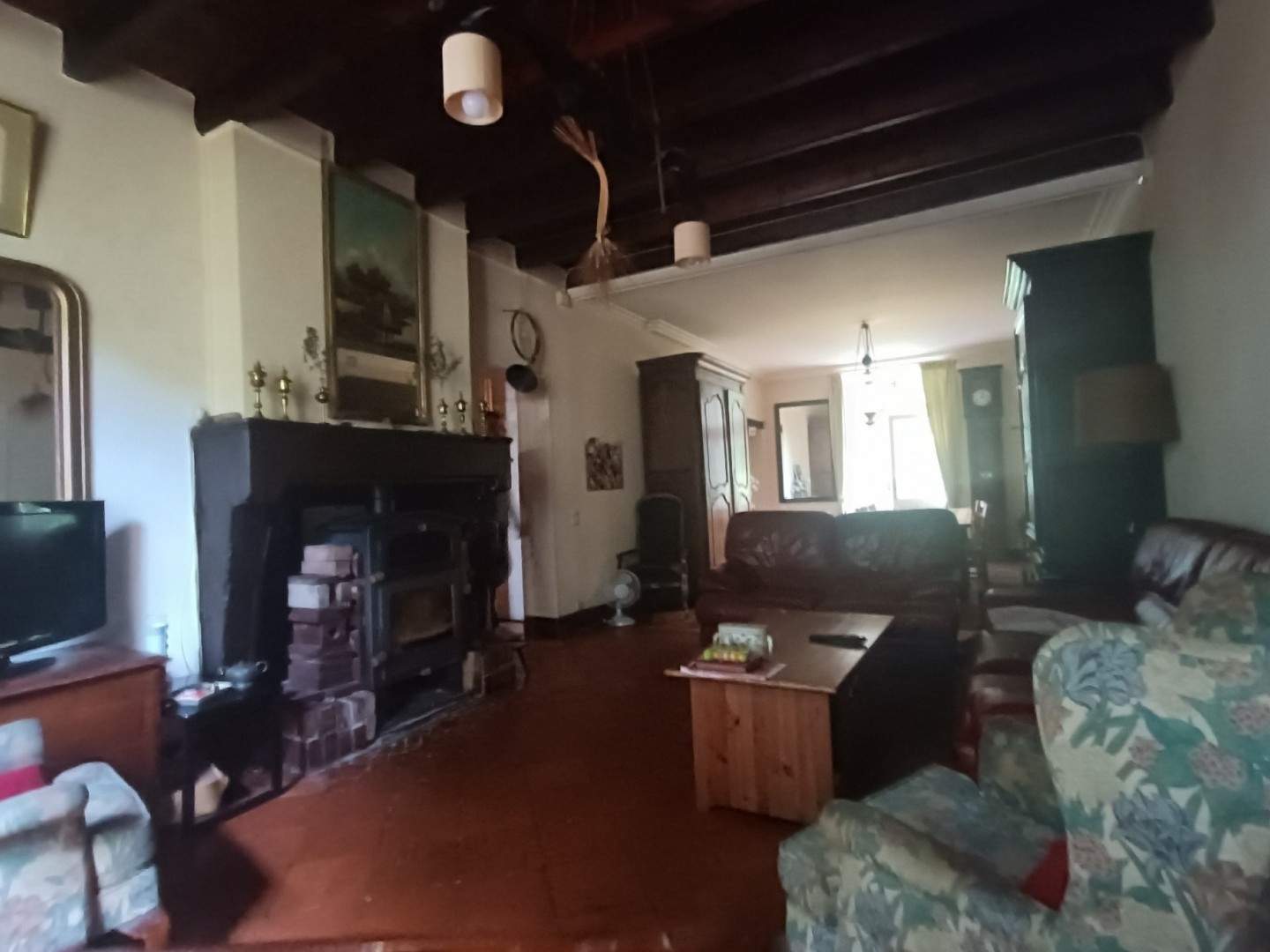 Maison ancienne - Cachet- Dépendances –10 ha