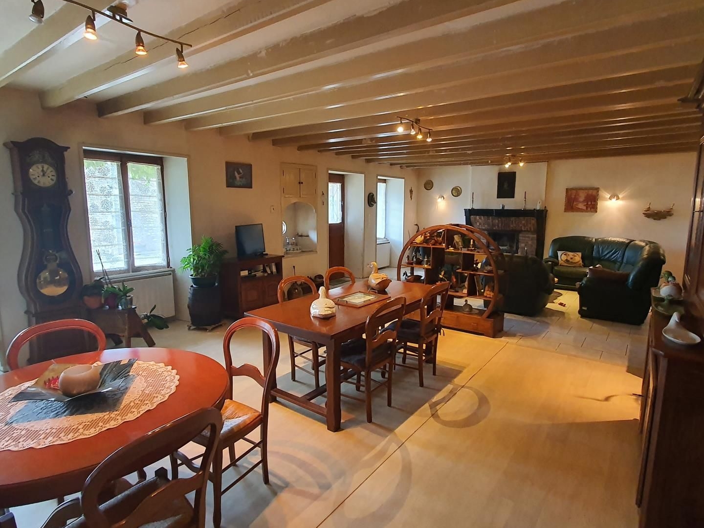 Maison à vendre - 4 pièces - 360m2 - Alloinay (79110)
