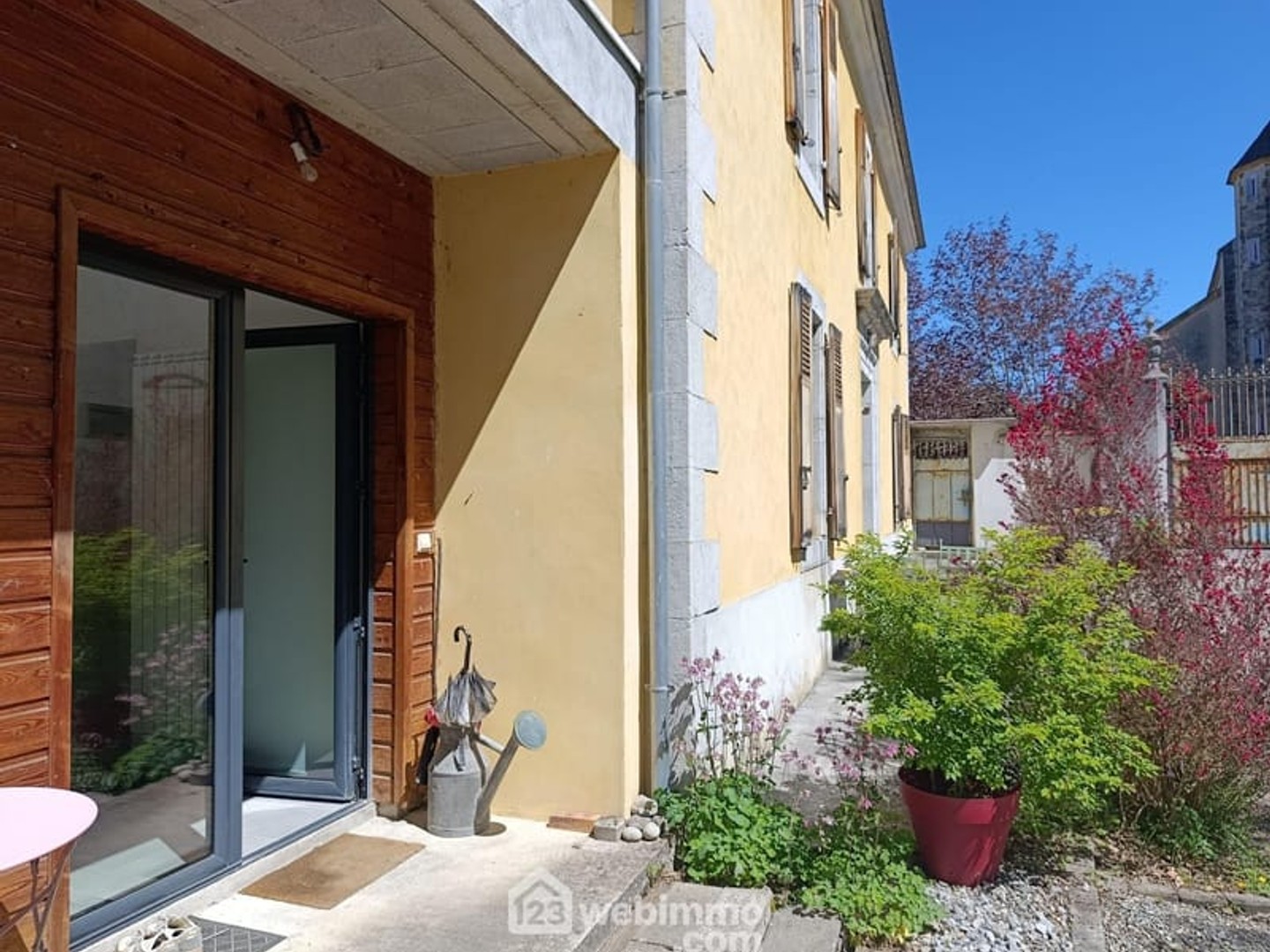 Maison à vendre - 9 pièces - 247m2 - Lestelle-Bétharram (64800)