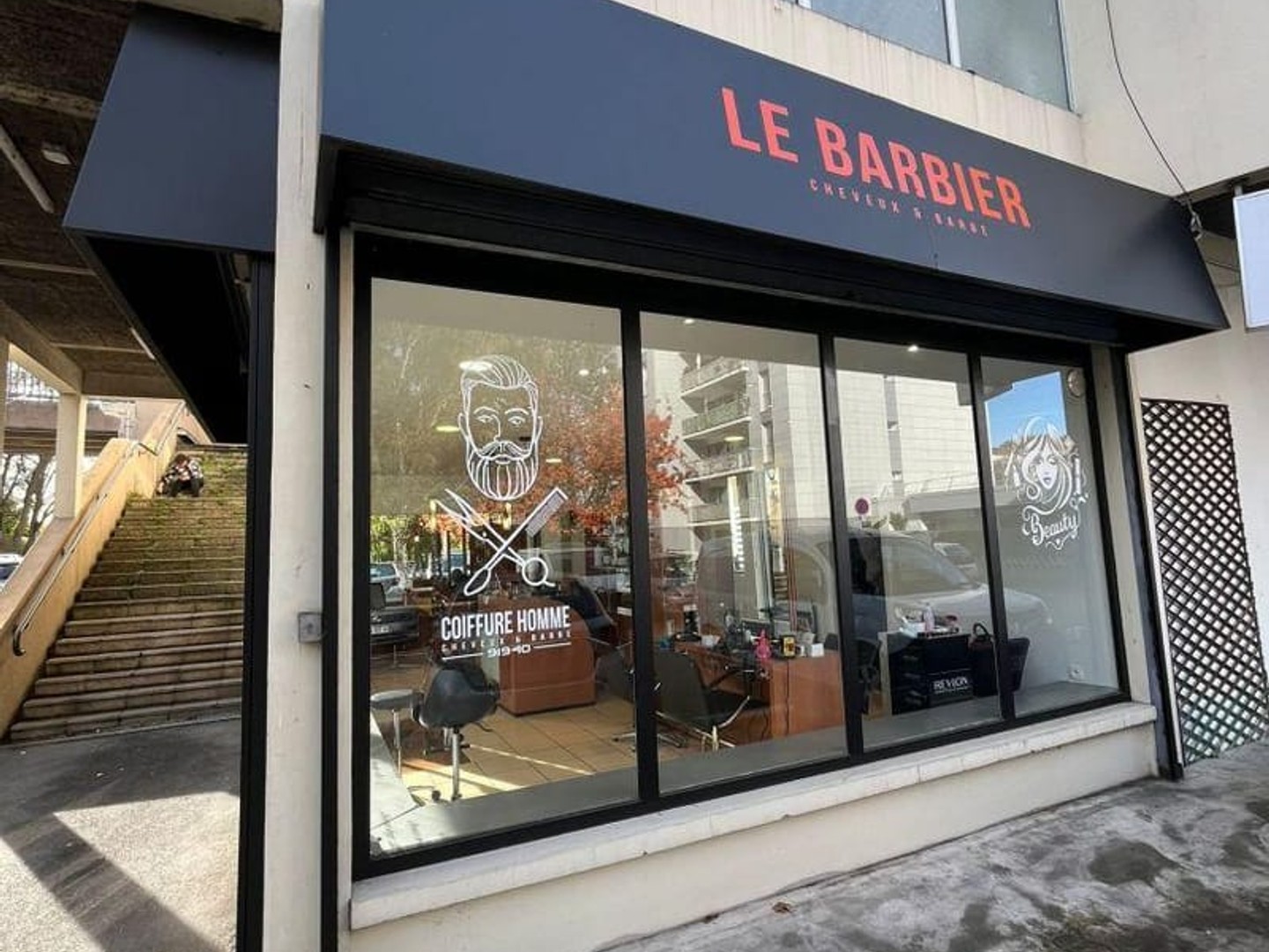 Immeuble commercial 60 m²