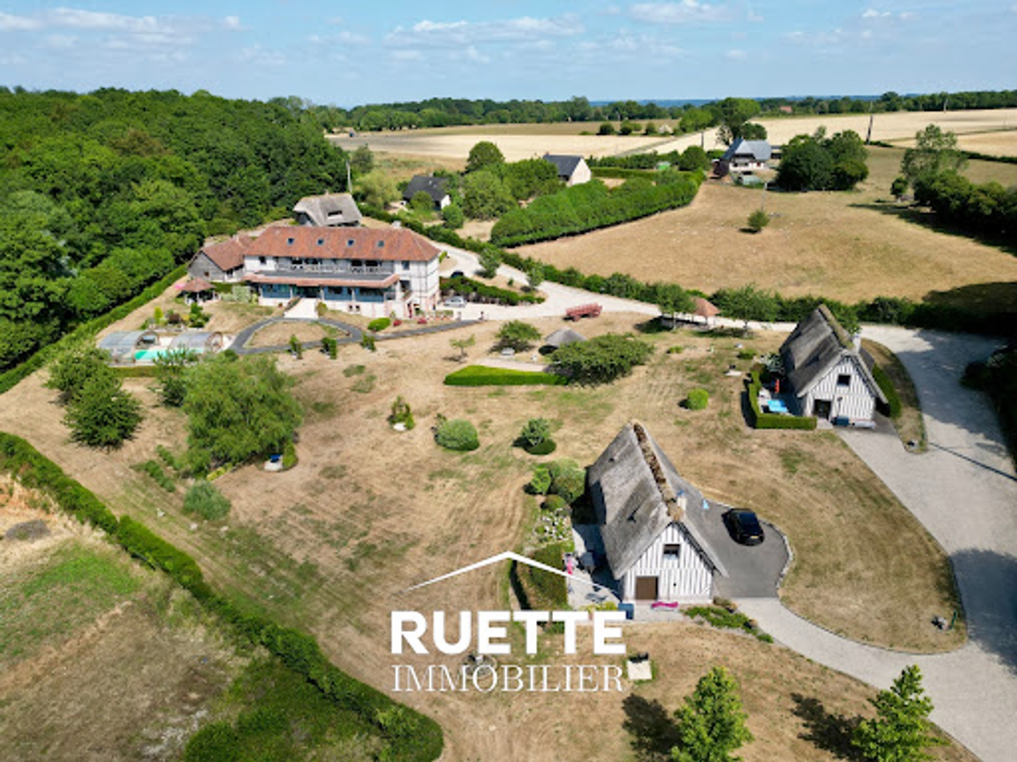 Maison à vendre - 40 pièces - 1049m2 - Saint-Samson-De-L... (27680)