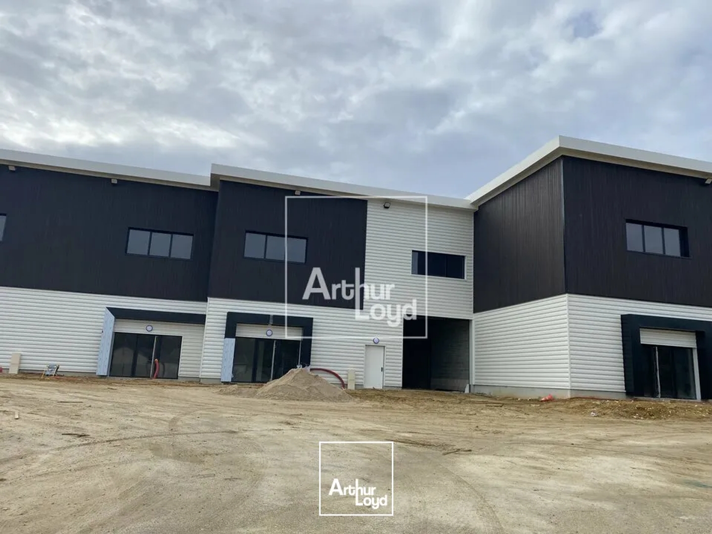 Locaux à vendre - 1922m2 - Ollainville (91340)