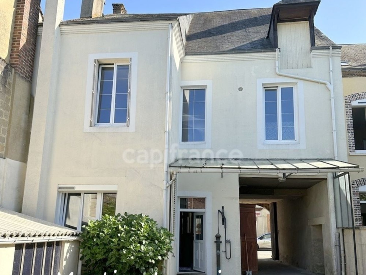 Dpt SARTHE (72), à vendre VIBRAYE - MAISON DE VILLE P5 de 140 m² - Terrain de 675 M²