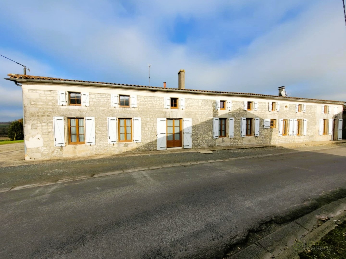 Maison à vendre - 8 pièces - 275m2 - Sainte-Ramée (17240)