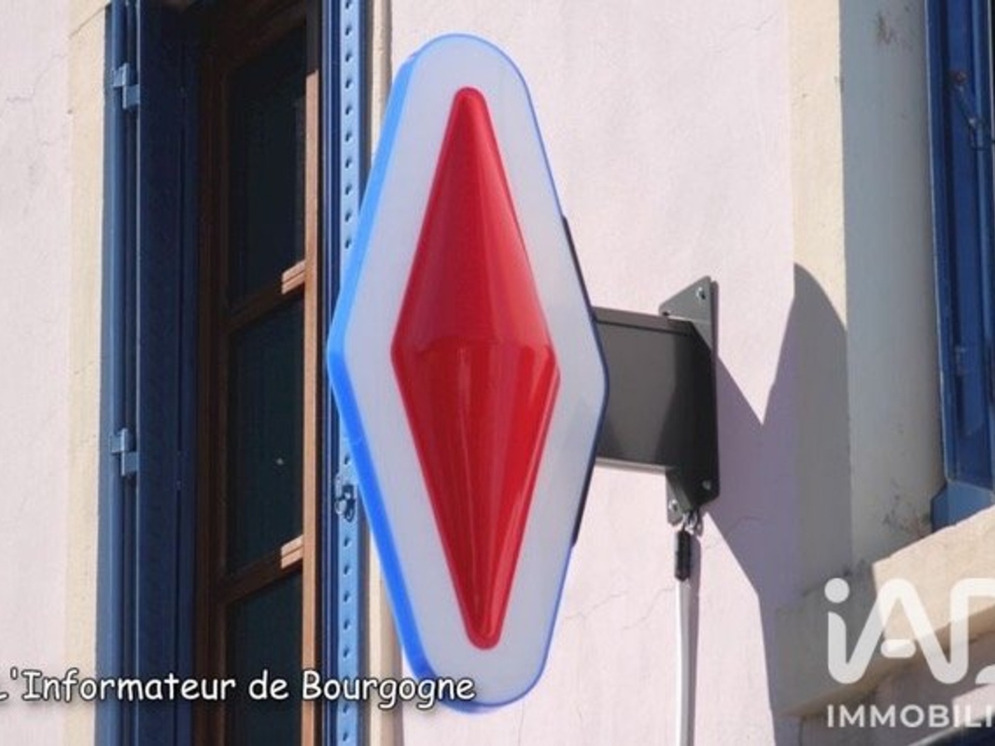 Local commercial 1 pièce 300 m²