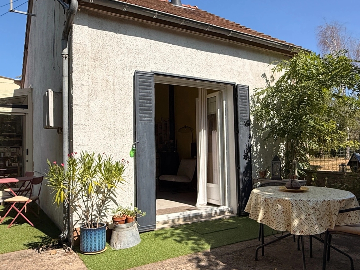 EN EXCLUSIVITE ! Maison en pierre 54m², 2 chambres sur 593m² de terrain + Terrain indépendant de 1420m² 66 500 €