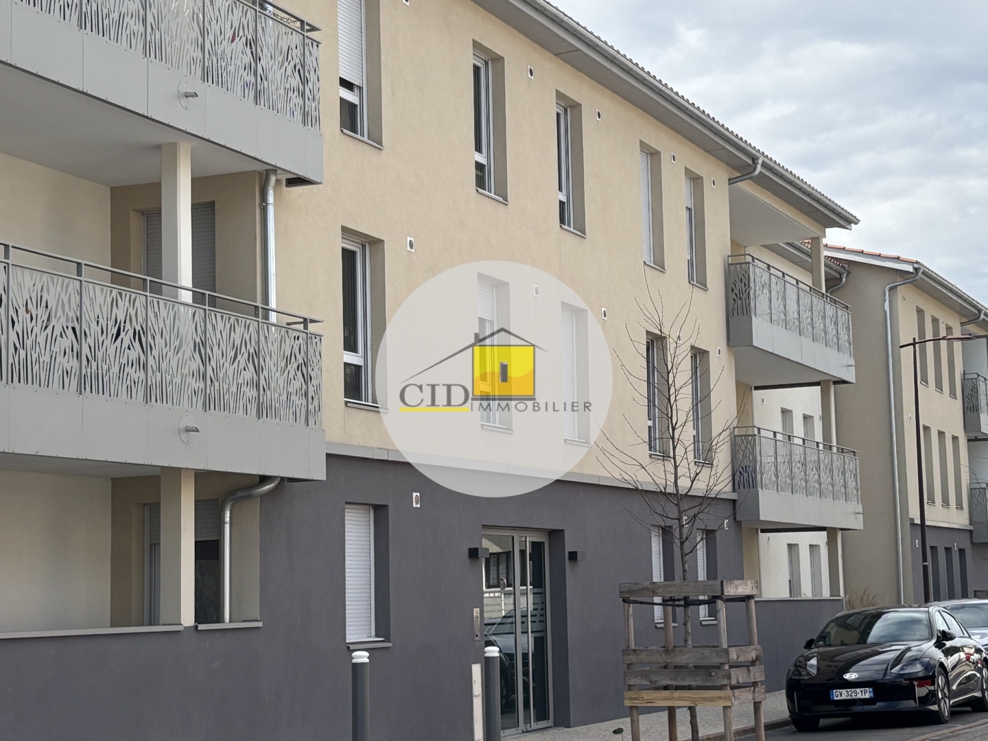 Parking / garage / box à vendre - Saint-Bonnet-De-Mure (69720)