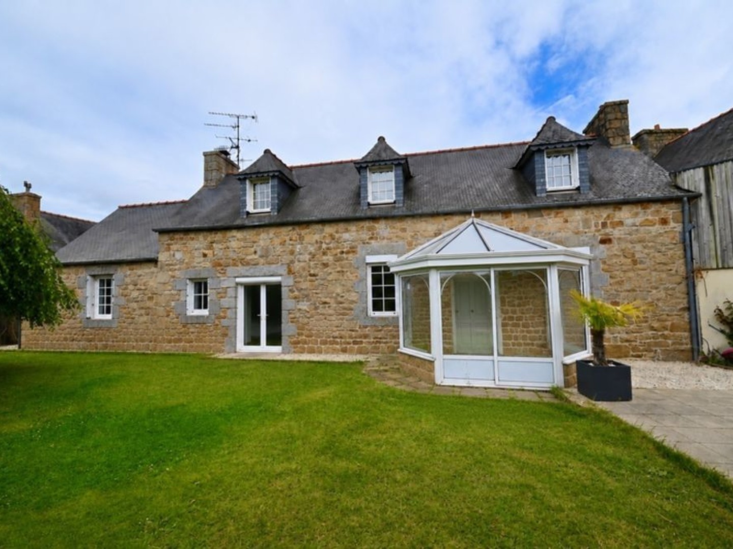 Longère en pierres à vendre 6 pièces CAVAN (22)