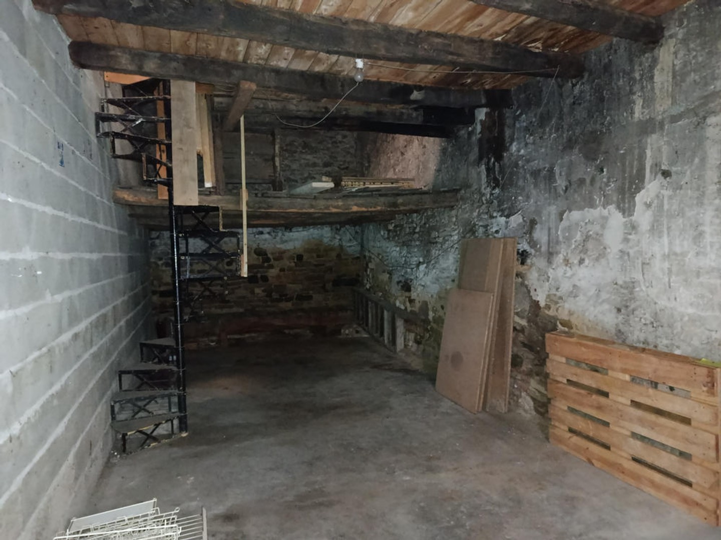 Parking / garage / box à vendre - Vic-Sur-Seille (57630)