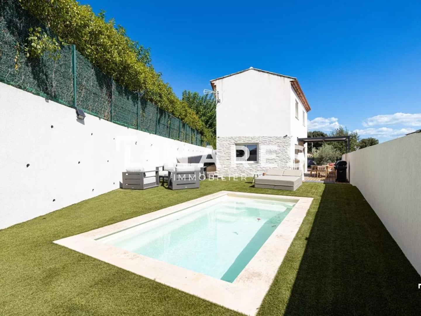 Vends villa - 121 m² - 5 pièces, 4 chambres - Marseille 11ème 13011