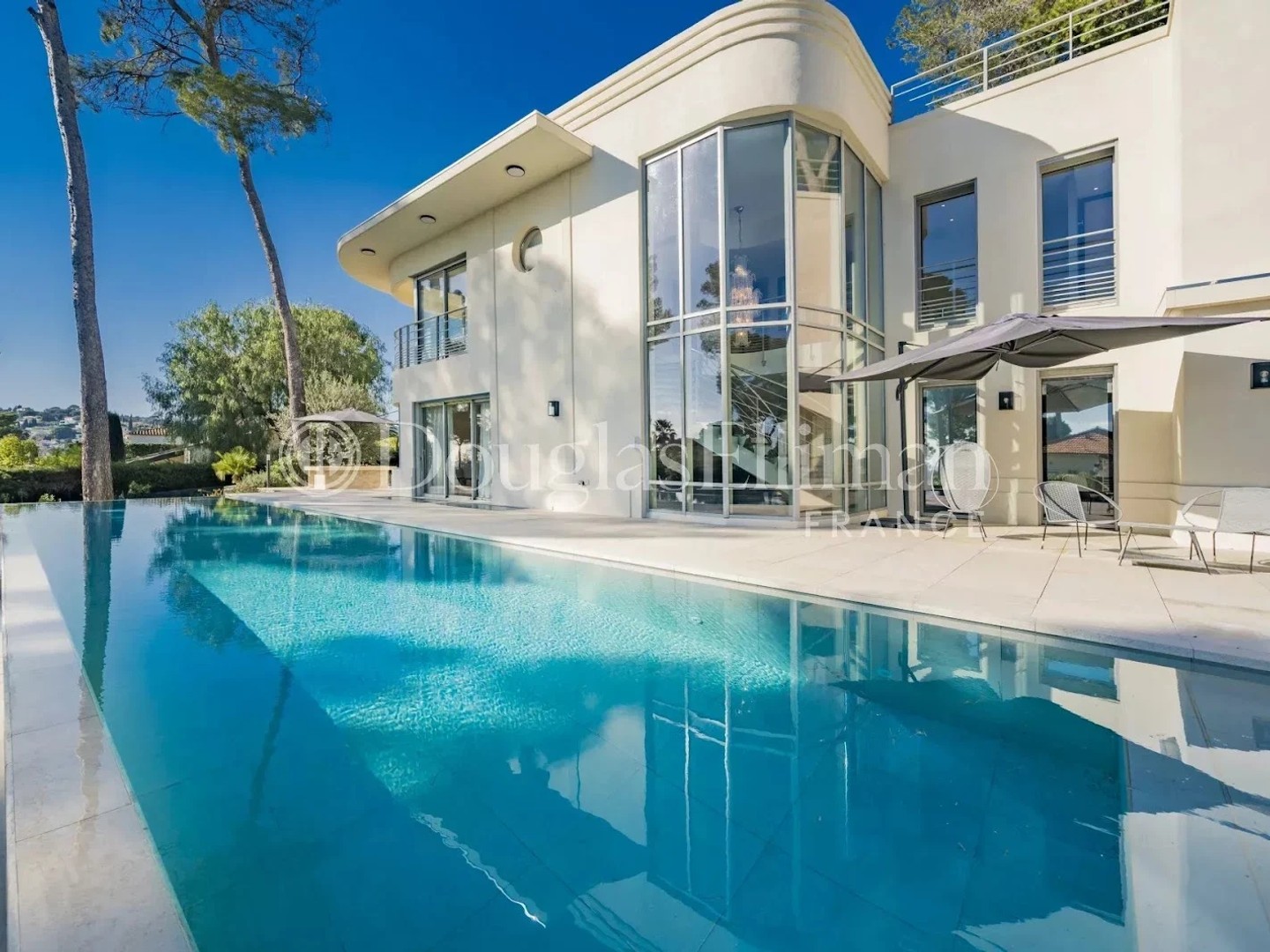 Villa 10 pièces 466 m²