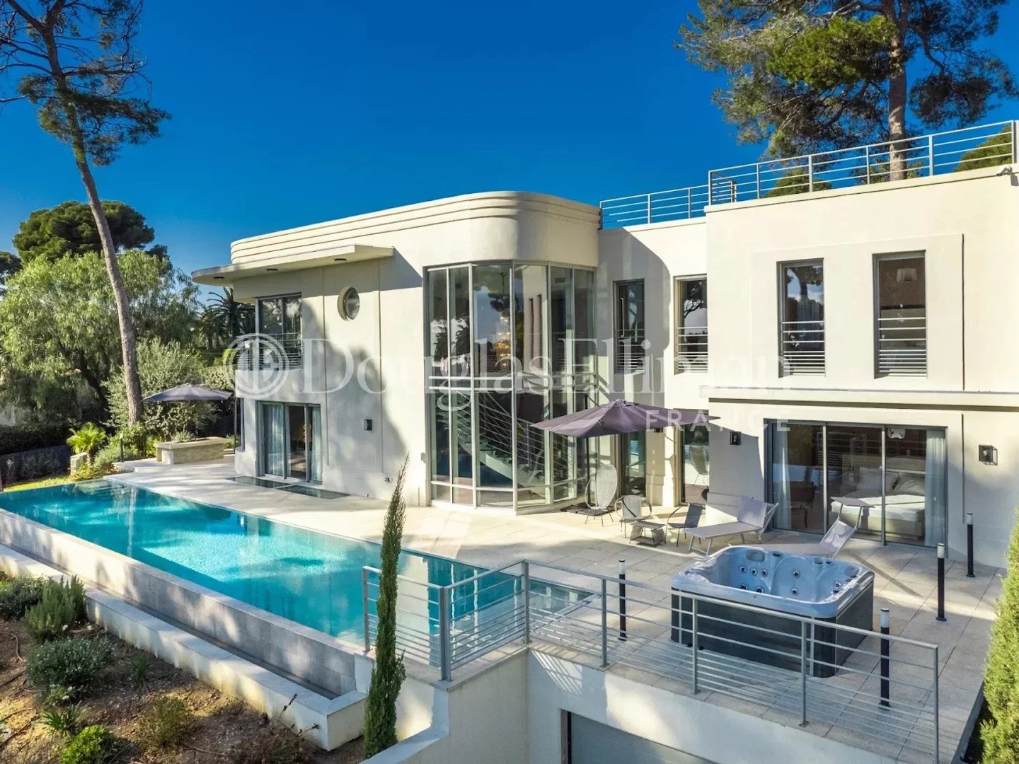 Maison à vendre - 10 pièces - 466m2 - Antibes (06160)