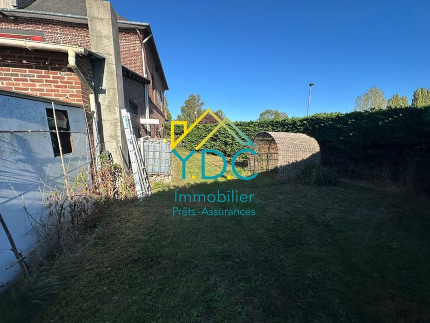 Magasin à vendre - 6 pièces - 101m2 - Pissy-Pôville (76360)