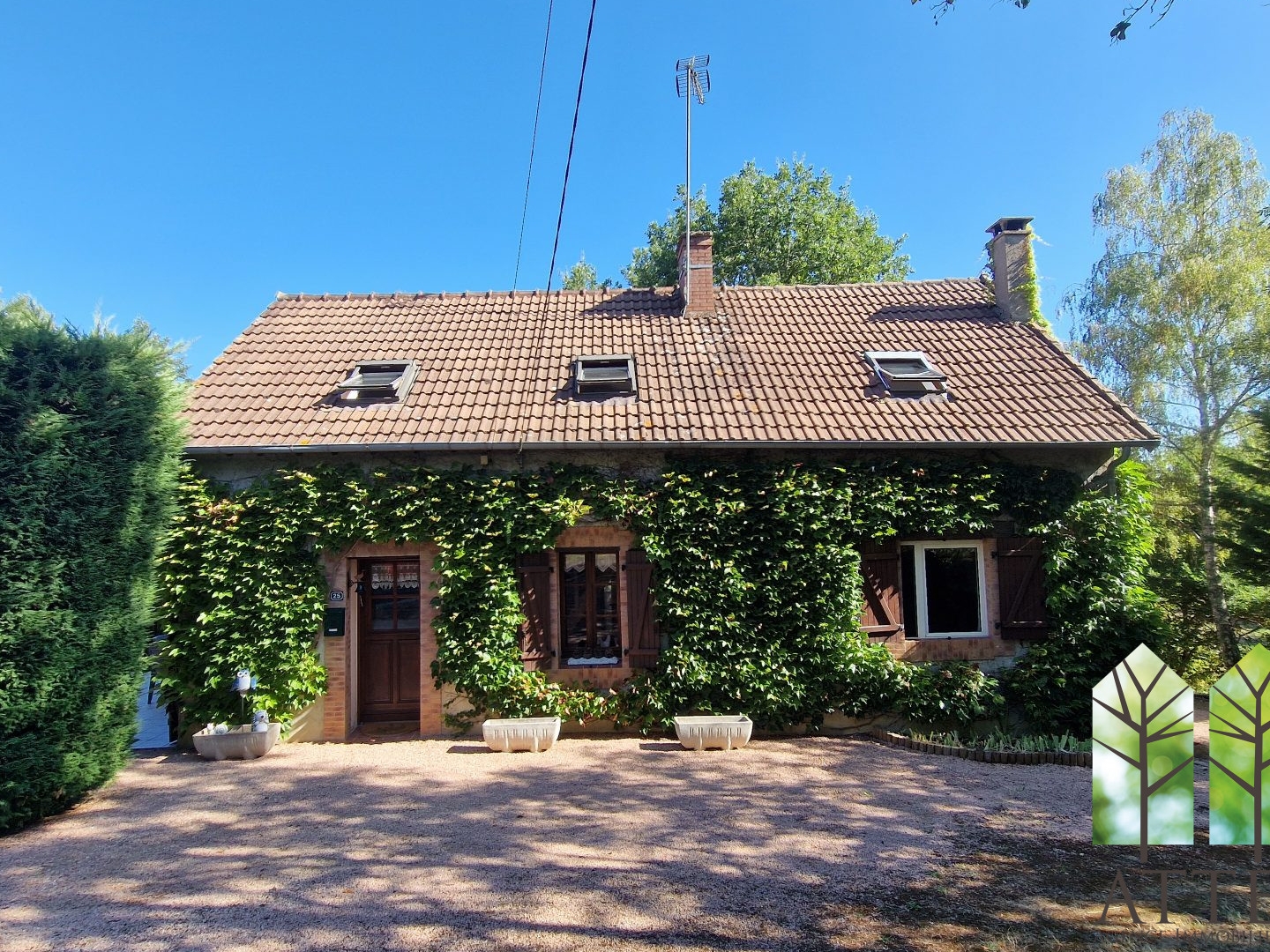 Maison Campagne avec étang, jardin et terrain boisé