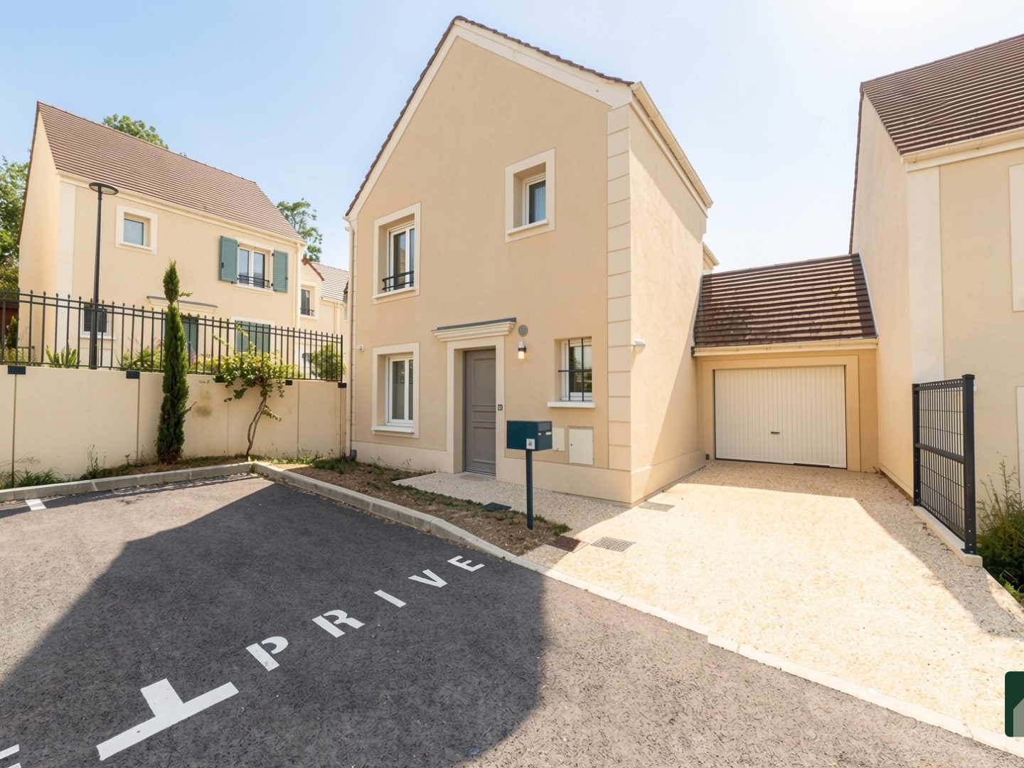 MAISON NEUVE 4 PIÈCES PROCHE GARE À CHARTRES