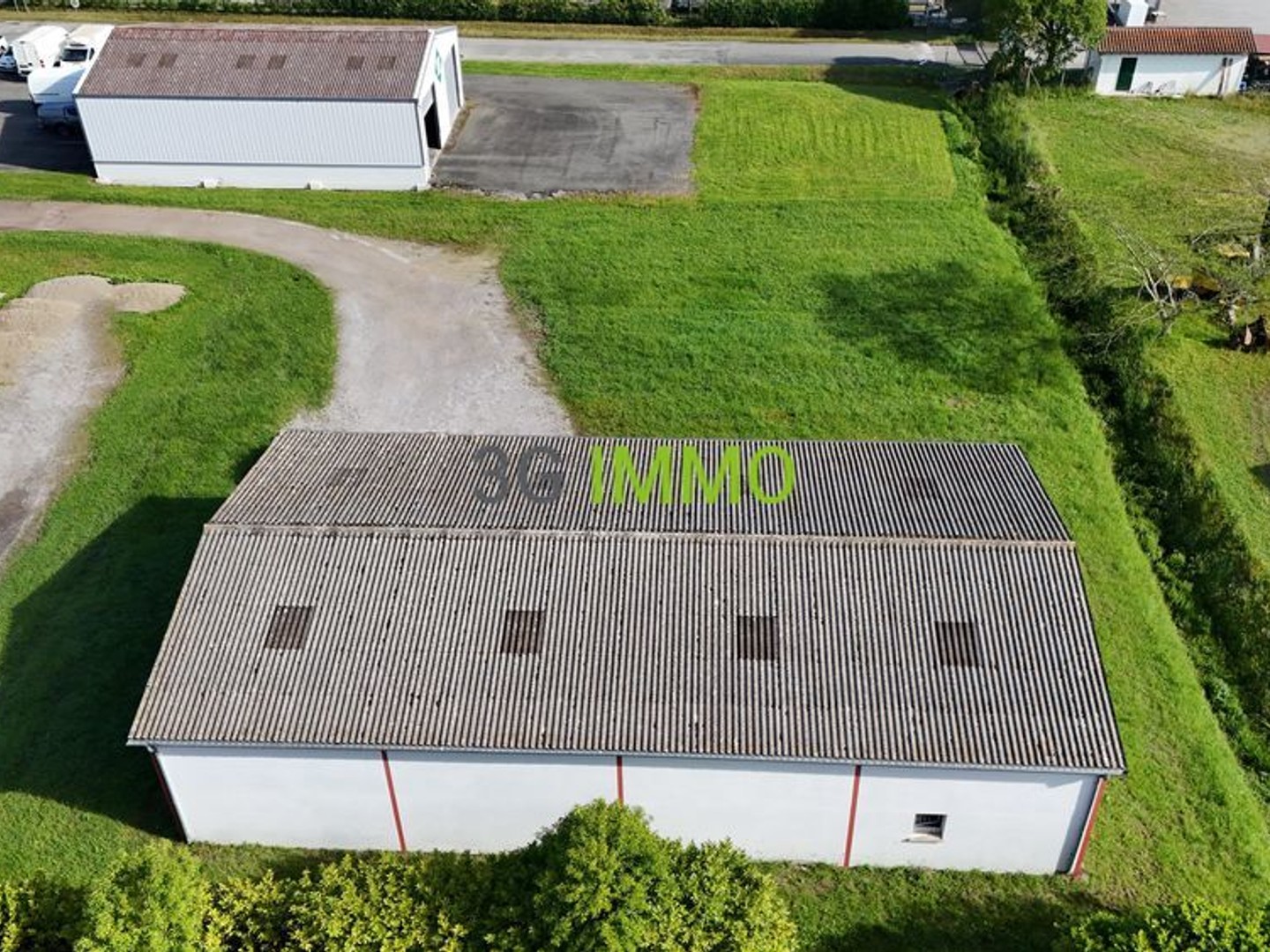 Parking / garage / box à vendre - 2200m2 - Saint-Palais (64120)