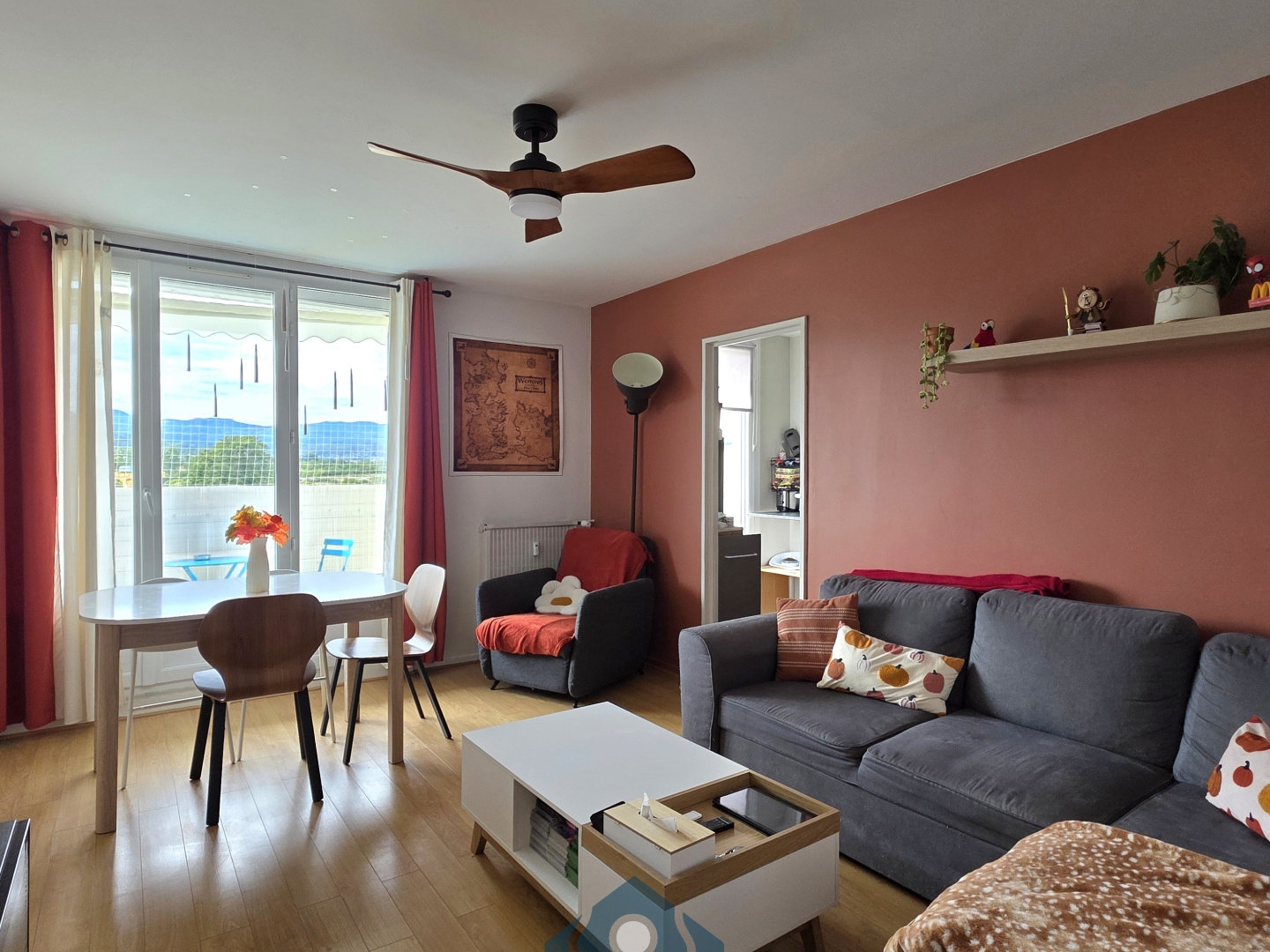 Appartement 4 pièces 3 chambres avec balcon et pmace de park