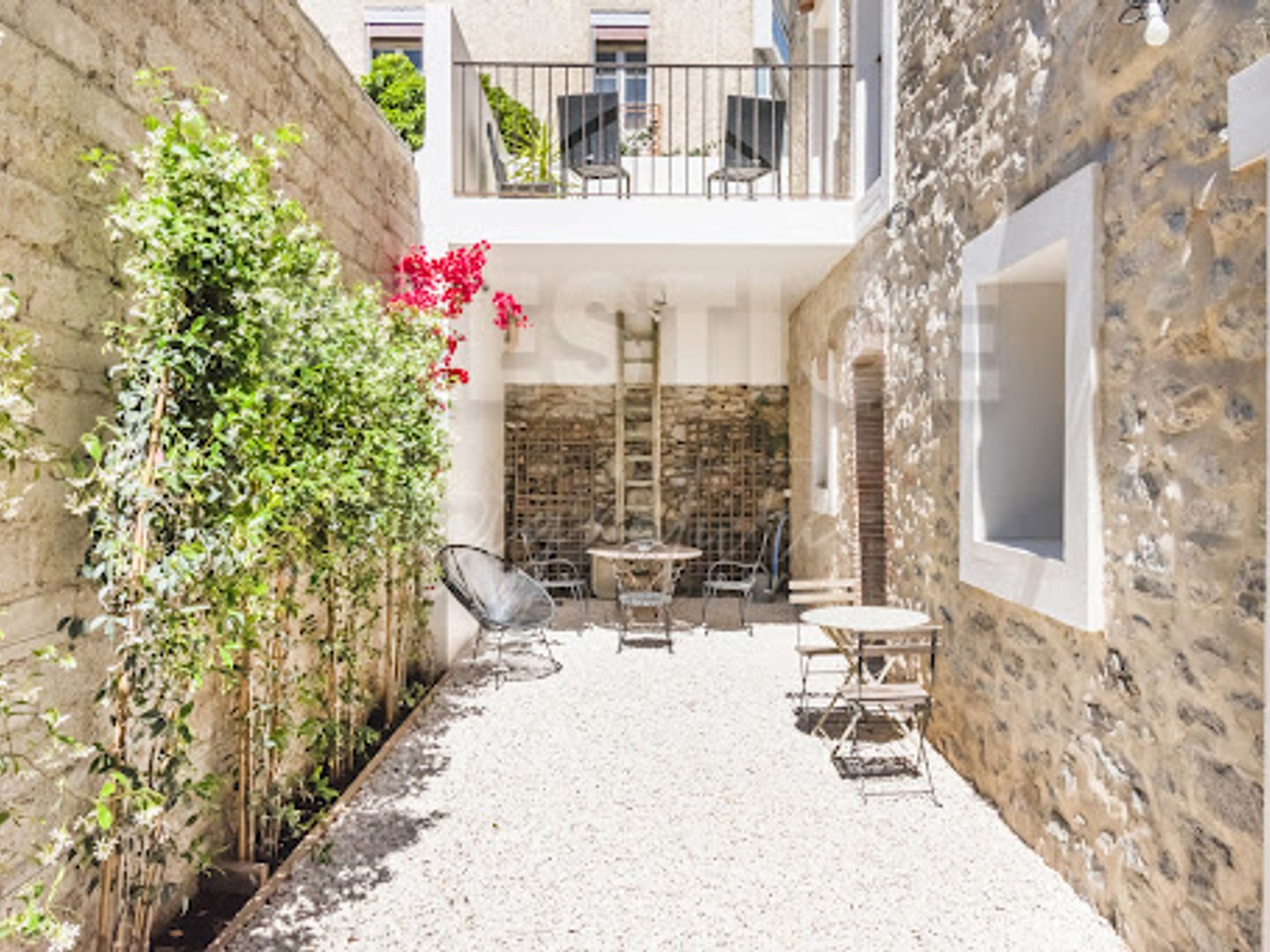 Maison à vendre - 6 pièces - 220m2 - Hyères (83400)
