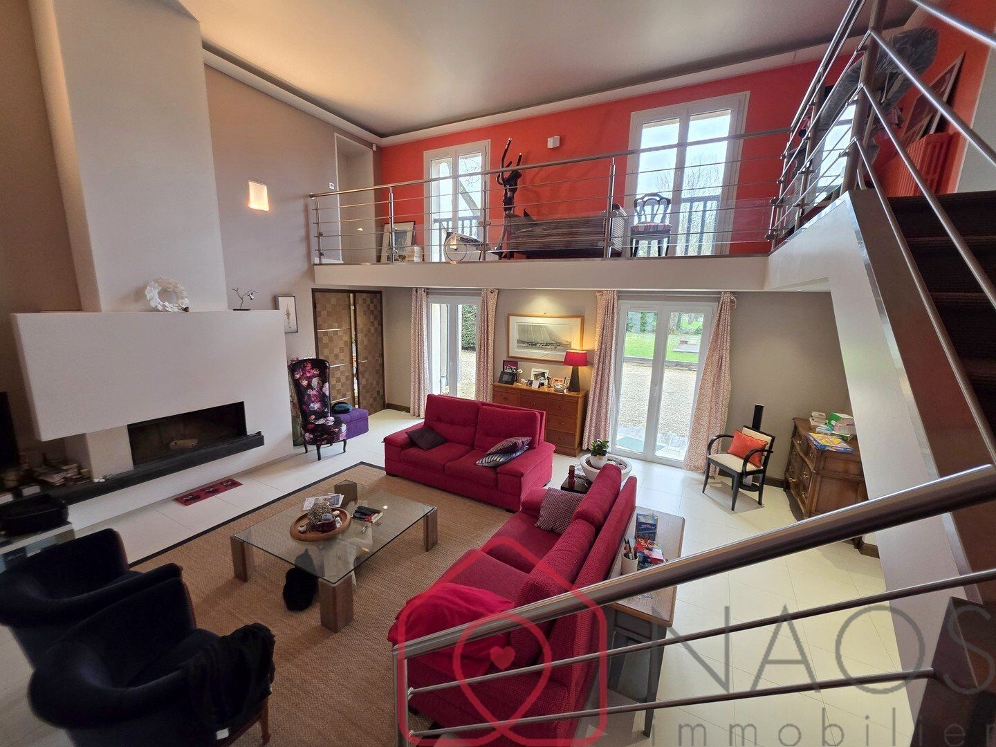St Jean De Braye ensemble immobilier très atypique de 390m2 hab sur 1513m2 de terrain clos