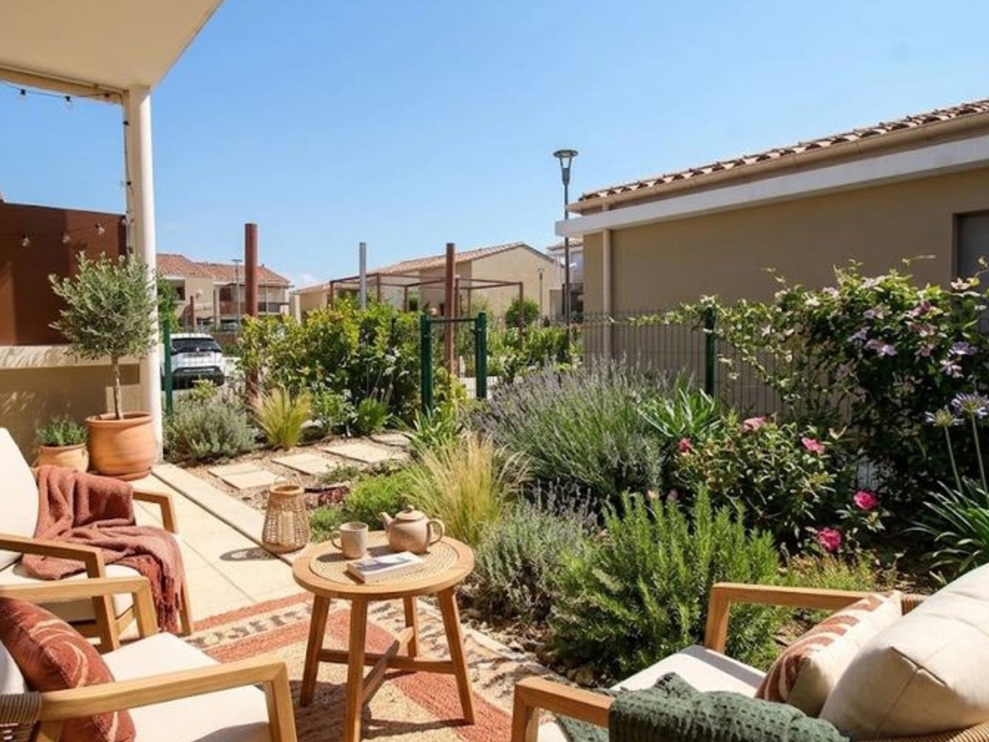 ROBION (84440) - Rare à la vente : Maison de plain-pied avec jardin, terrasse et 2 parkings au coeur du Luberon - 235.000 €