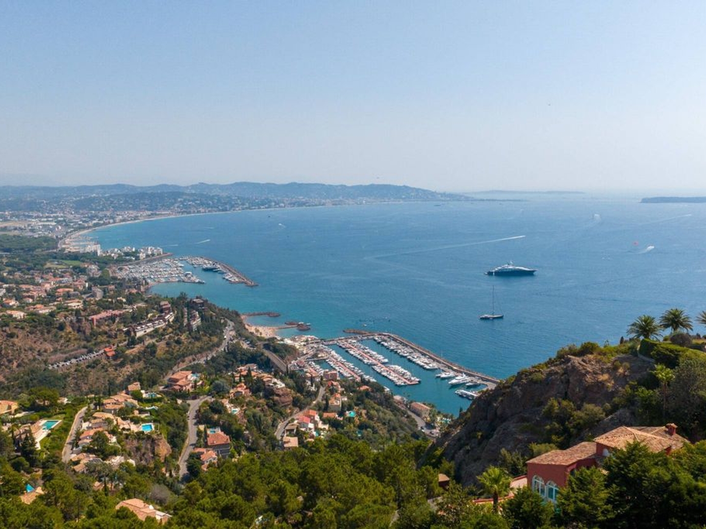 Maison à vendre - 8 pièces - 250m2 - Théoule-Sur-Mer (06590)