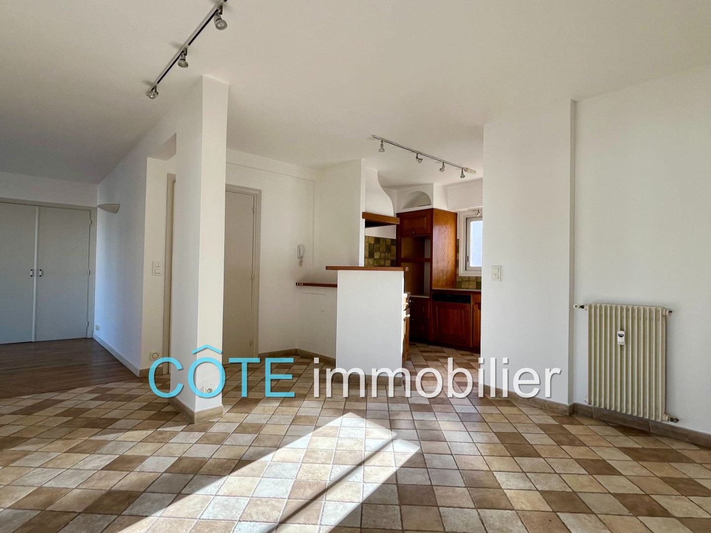 Appartement à vendre - 3 pièces - 75m2 - Antibes (06600)
