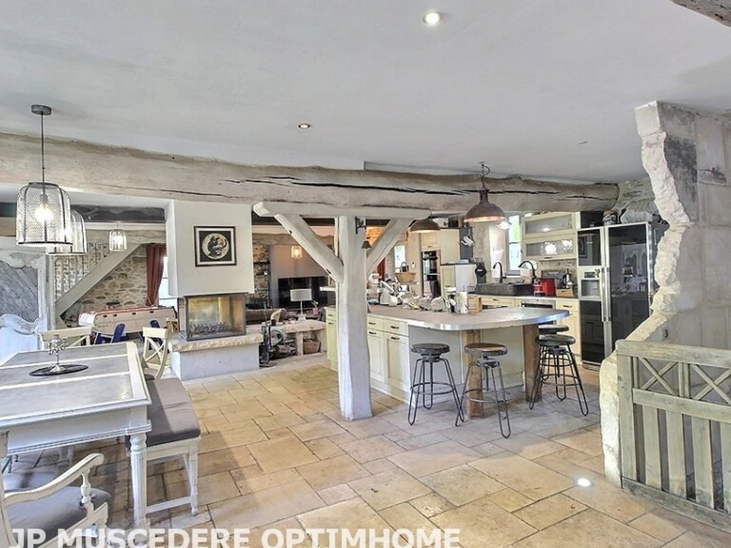 Magasin à vendre - 13 pièces - 7000m2 - Duvy (60800)